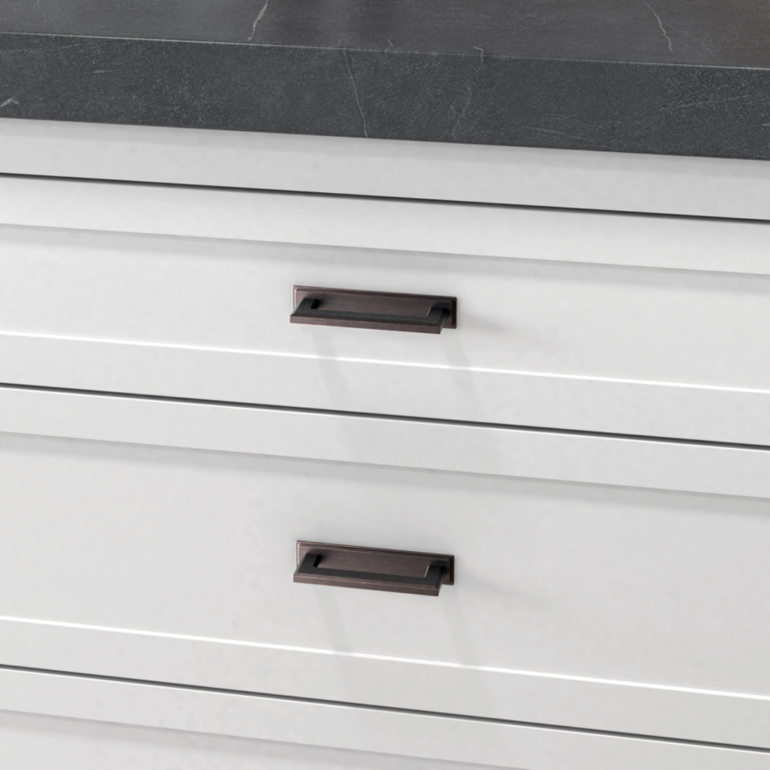 Baldwin Hardware Corporation - Transitional Cabinet Backplate