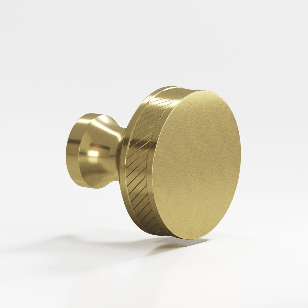 Colonial Bronze 578 Round single-knurled sandwich Cabinet Knob in Antique Brass