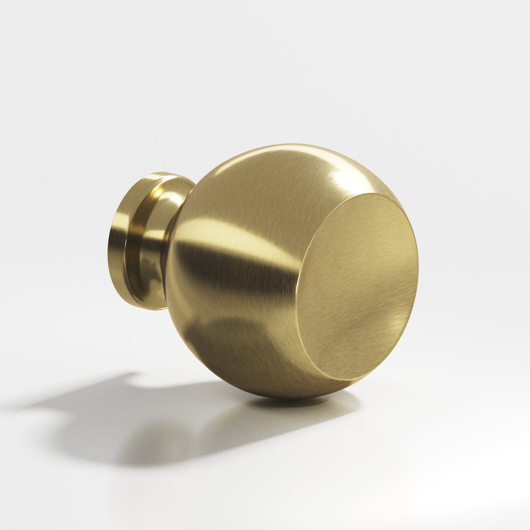 Colonial Bronze 182 Round Cabinet Knob in Antique Brass